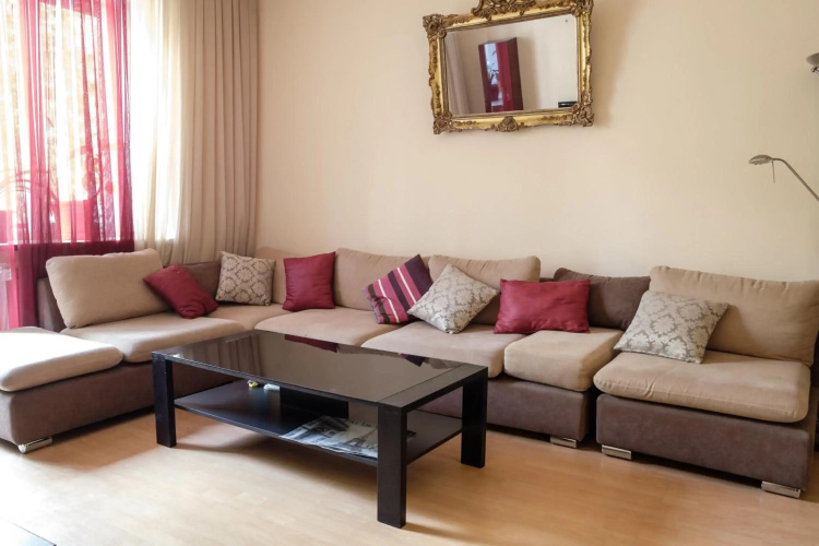 Hanrapetutyan Apartment