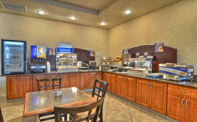 Holiday Inn Express San Diego South - Chula Vista photo 31