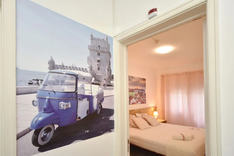 Tuk Tuk Hostel