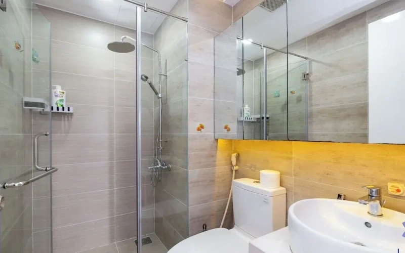 1 Bedroom Business Suite with pool view