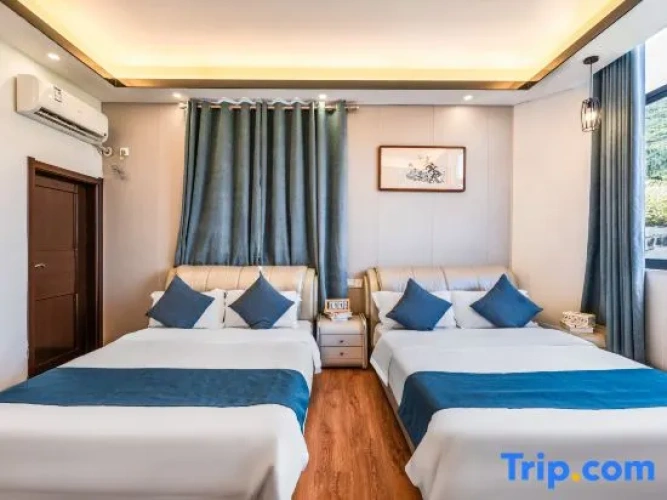 Quadruple Family Suite with balcony and with sea view
