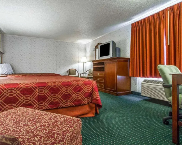 Rodeway Inn & Suites