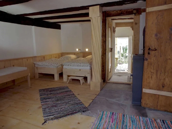 2 Bedrooms Cottage