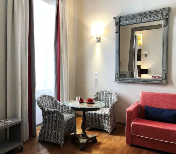 Acropolis TownHouseCo Suites