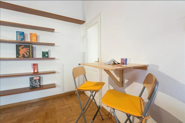 Bright and quiet Halldis apartment with small balcony