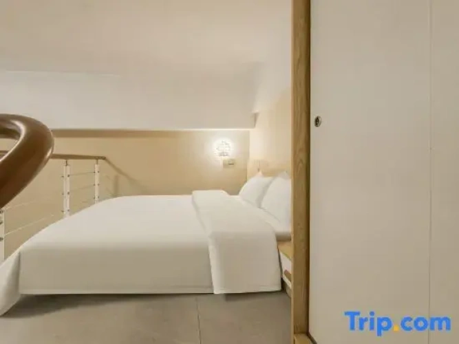 Deluxe Double Suite