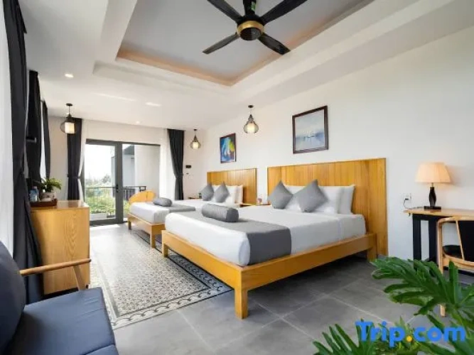 Deluxe Family room with balcony