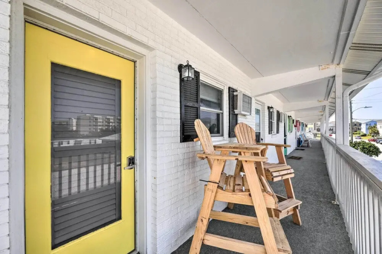 Atlantic Beach Studio w/ Community Pool!