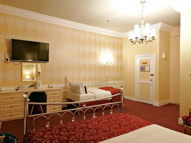 Deluxe Family room
