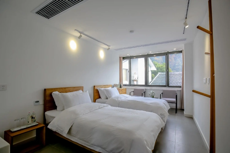 Standard Twin room with mountain view