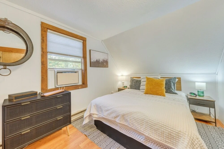 2 Bedrooms Cottage