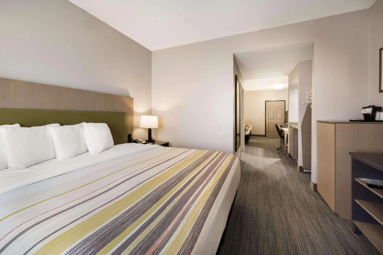 Country Inn & Suites by Radisson, Freeport, IL