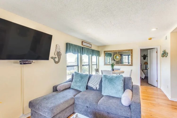 Walk to Beach + Pier: Quiet Condo in Myrtle Beach