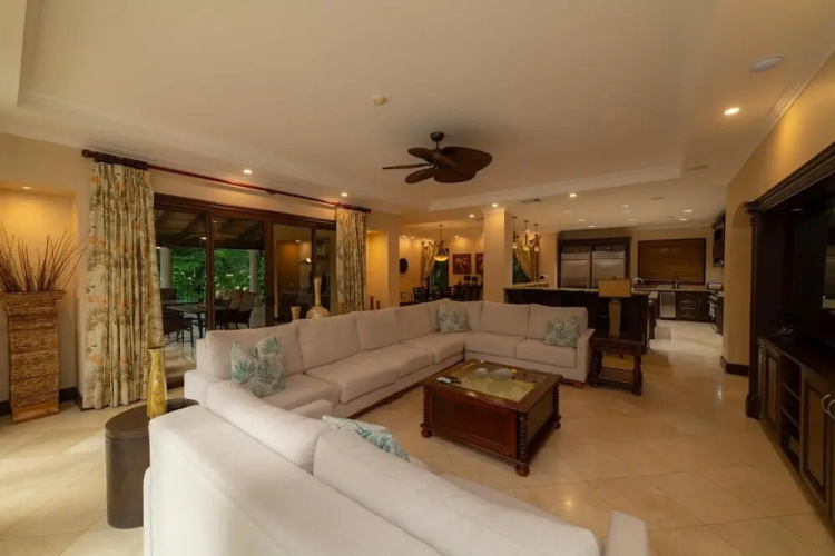 - Casa Zafiro 7 Bedrooms Private Pool
