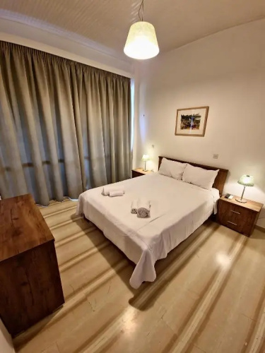 Alexandra Studio 12