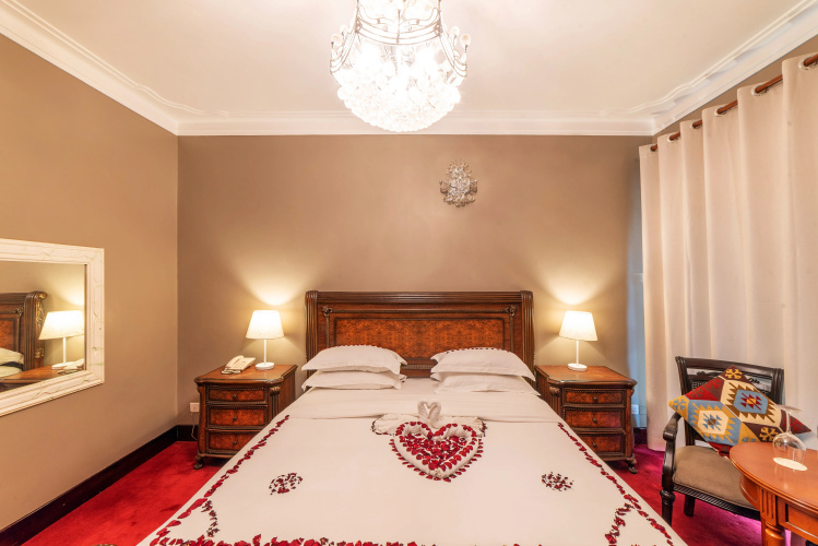 A'lure Hotel & Residences