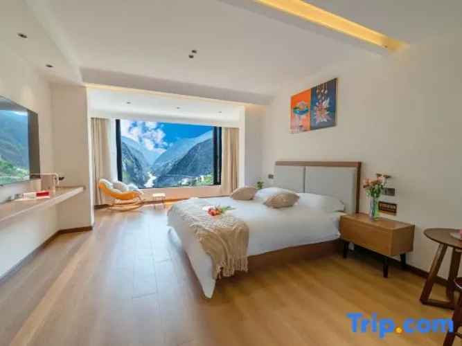 Standard Double room with mountain view