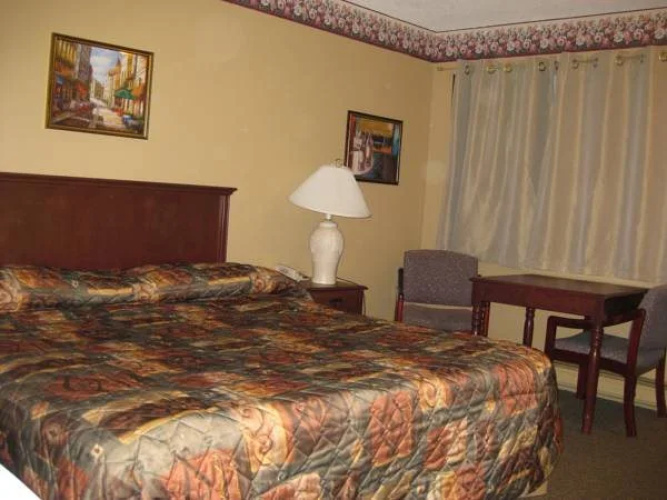 Twin Creeks Motel