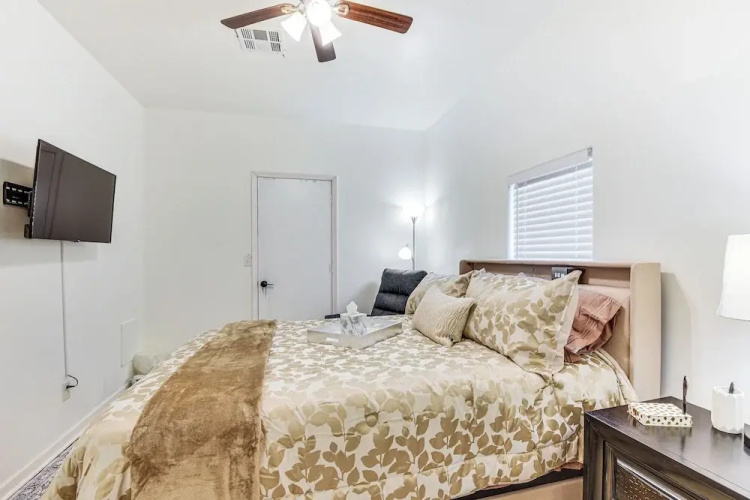 1 Mi to Tulsa Arts District: Updated Home w/ Deck!