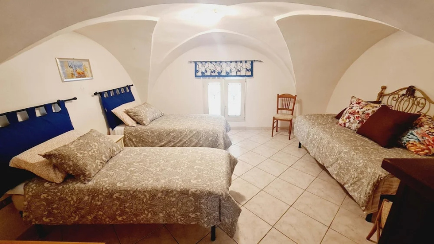 Ambra House