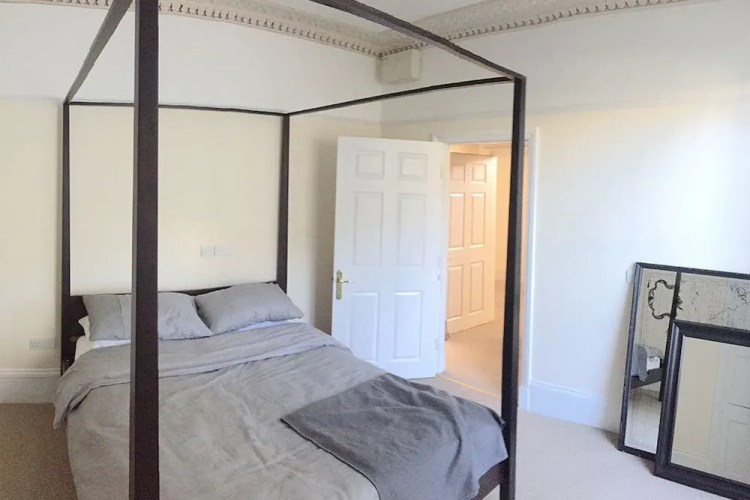 Charming 2BD Flat Cheltenham, Gloucestershire
