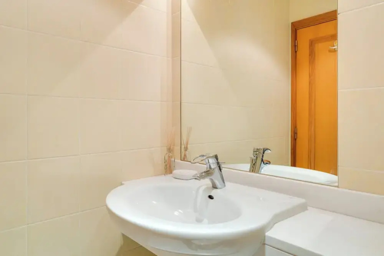 IVIS Home By HR Madeira
