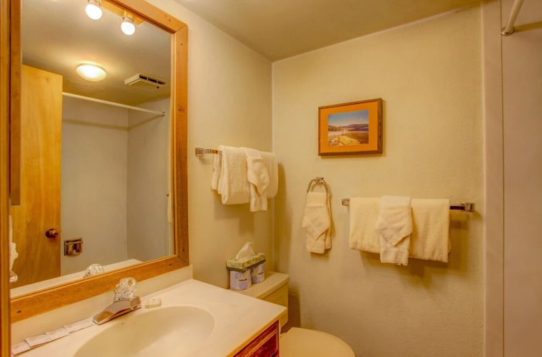 207 Point Dillon 2 Bedrooms 2 Bathrooms Condo