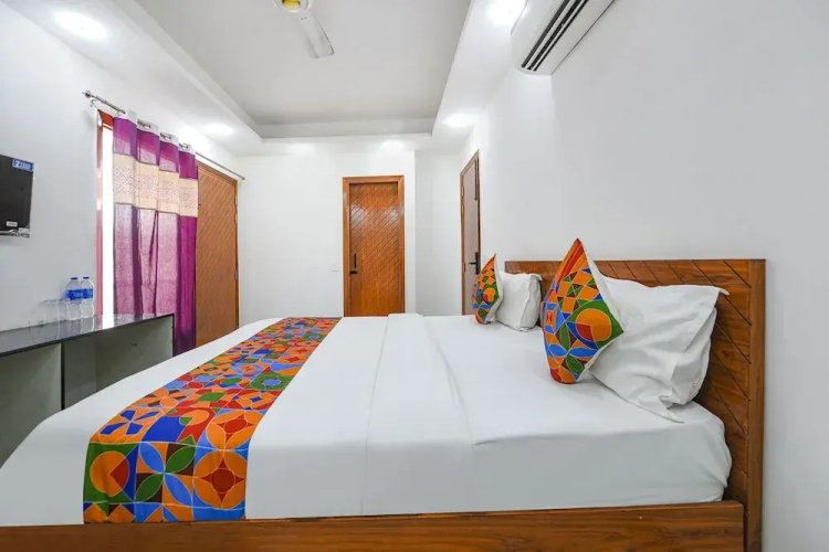 FabHotel The Cozy Cloud