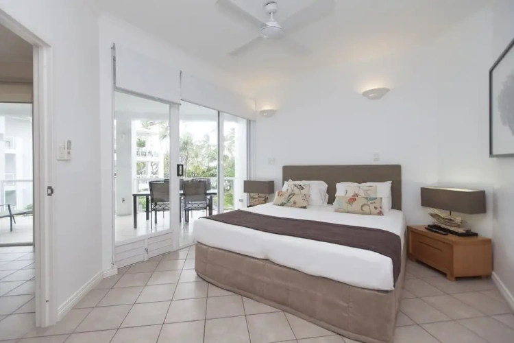 Apartment with balcony
