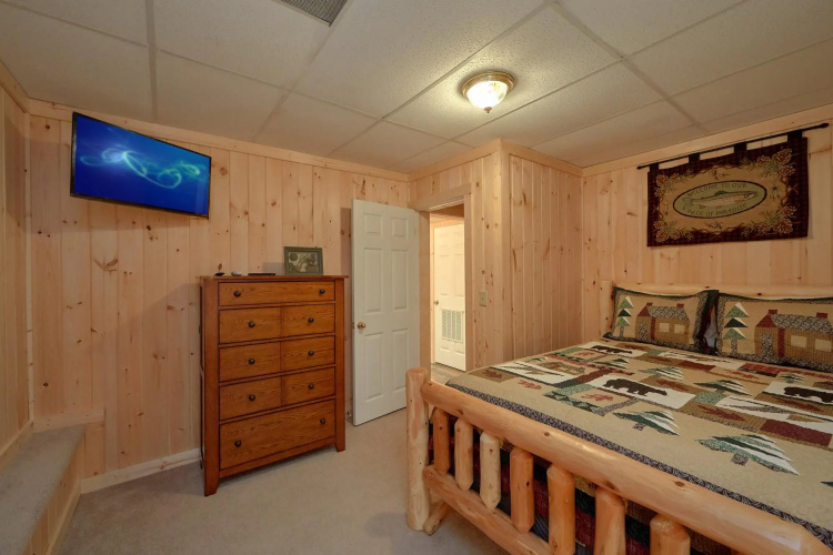 Hickory Lodge in Pigeon Forge