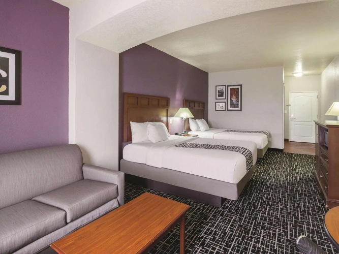 Deluxe Quadruple Suite