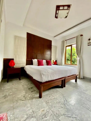 Suite with balcony
