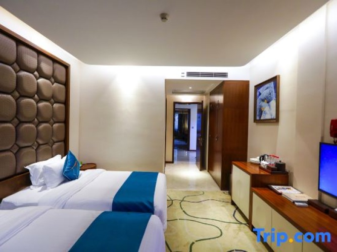 6 Bedrooms Double Villa