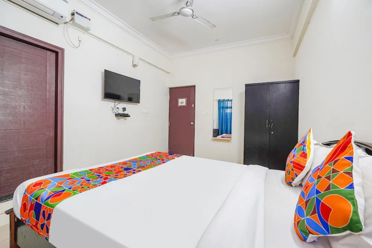 Fabhotel Emirates Inn