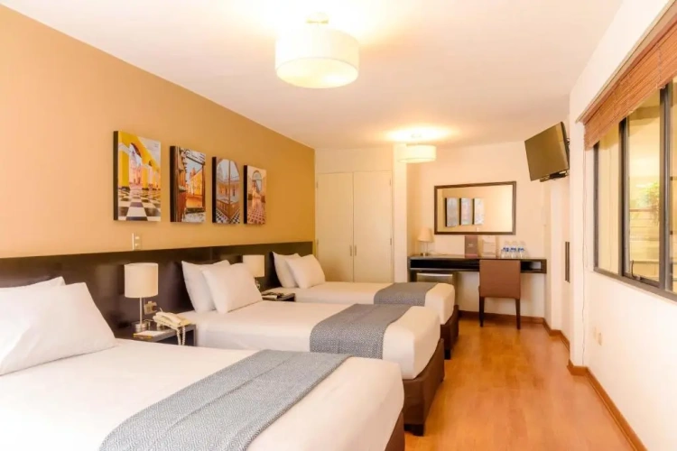 Standard Triple room