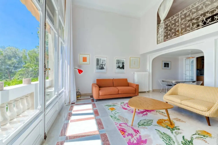 Stylish Apartement In Historical Residence