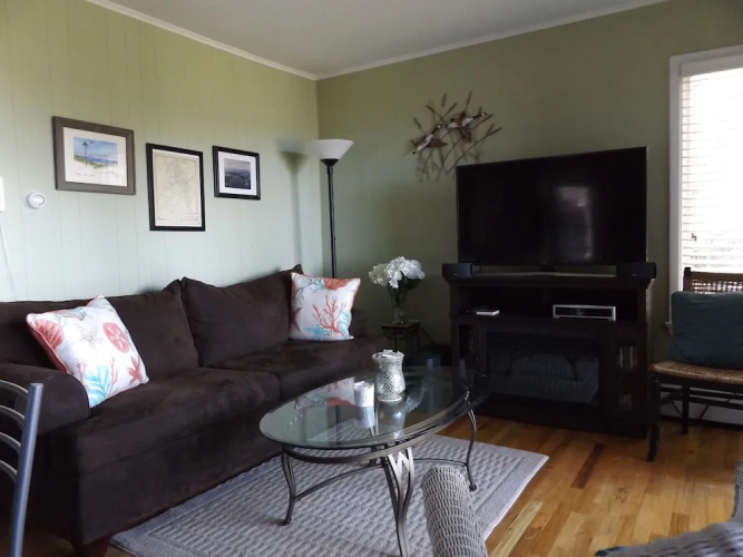 Dering Harbor Inn