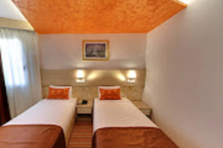 Classic Quadruple room