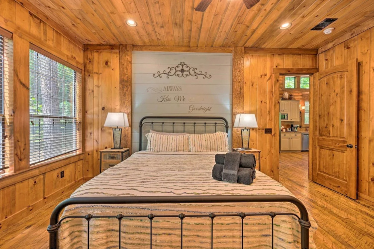 Catcha Fallin Star - 2 Bedroom Suites & Fire Pit