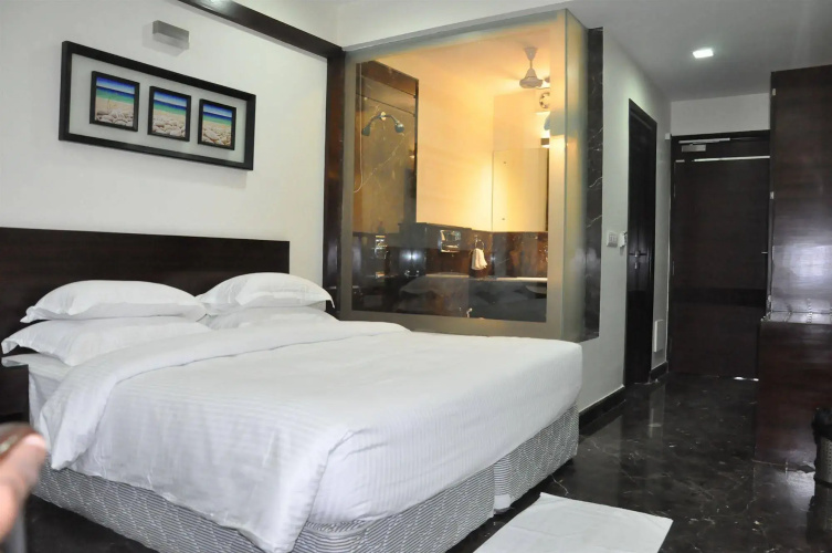 Hotel Metropolitan Karol Bagh