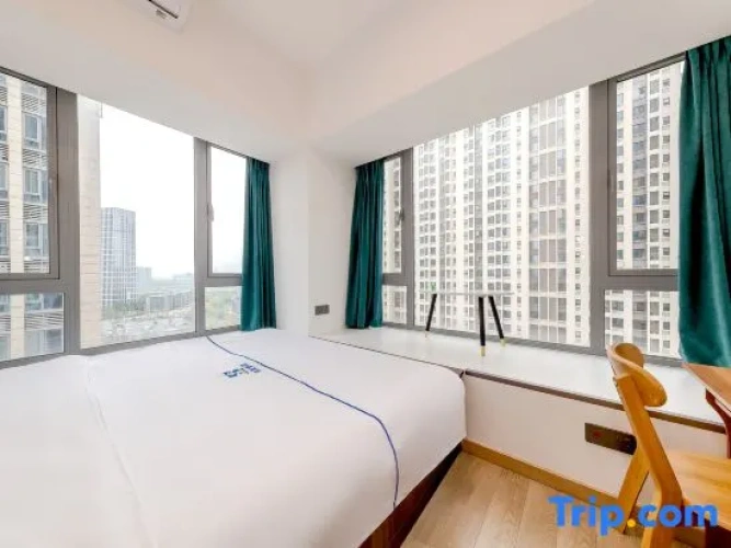 2 Bedrooms Deluxe Attic Suite