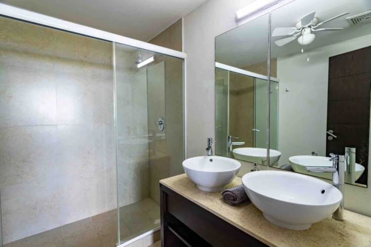 MAREA Beachfront 2 BDR - Stunning Oceanview