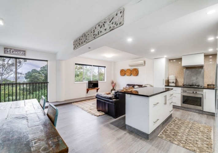 3 Bedrooms Apartment