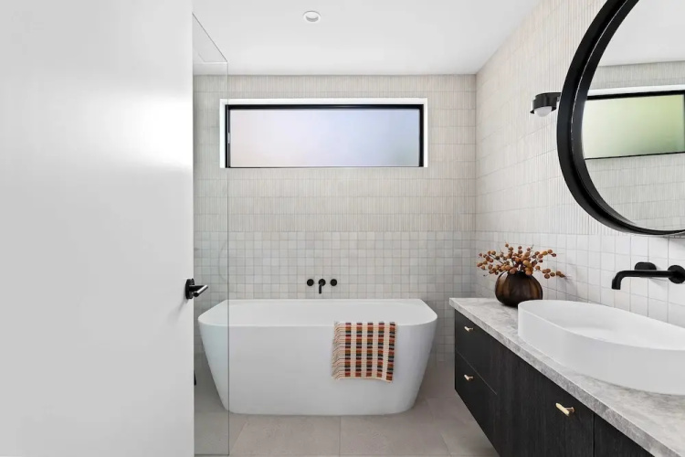 Midnight Sands Luxe Beachside Designer With Pool