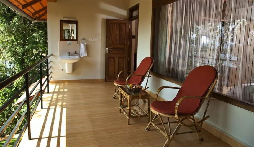 Hill Tree Inn Resort