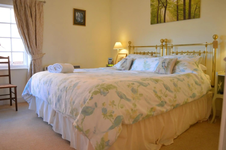 19 Upper Linney