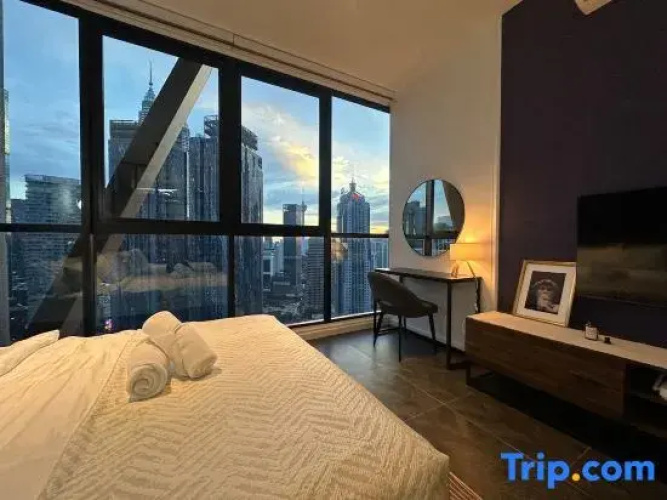 Scarletz Suites KLCC Premier Studio | Clean, Cozy, Central