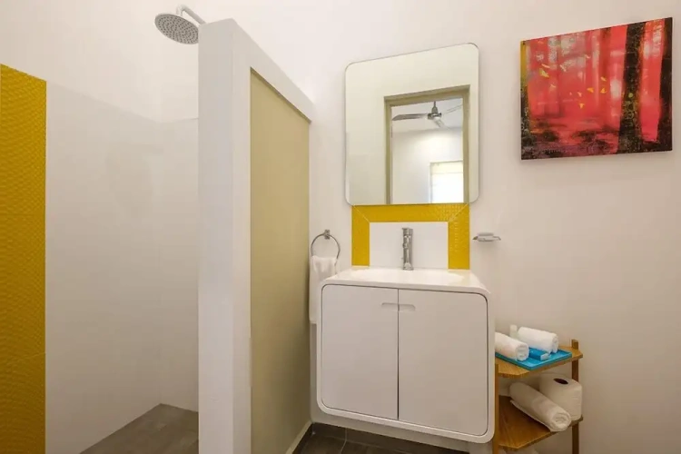 Standard Twin Suite