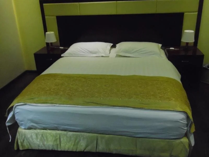 Madaen 1 Hotel