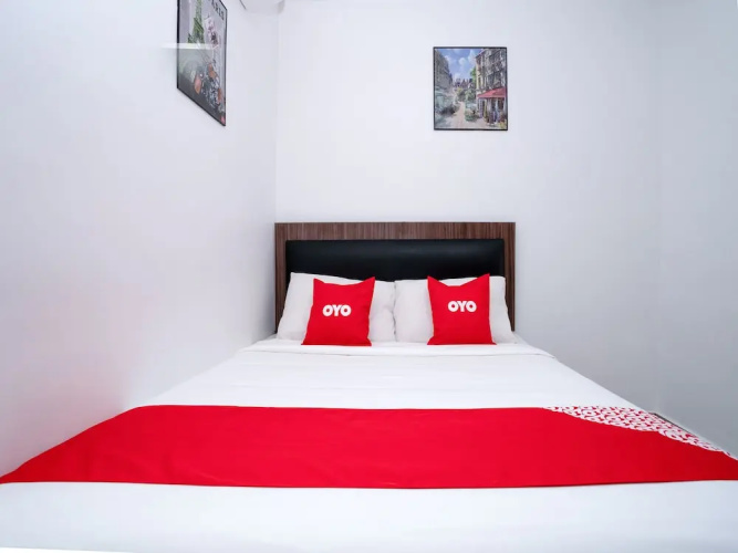 OYO 44093 Vrm Hotel